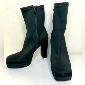 Jeffrey Campbell Arcadia Forest Green Neoprene Booties, Size 7